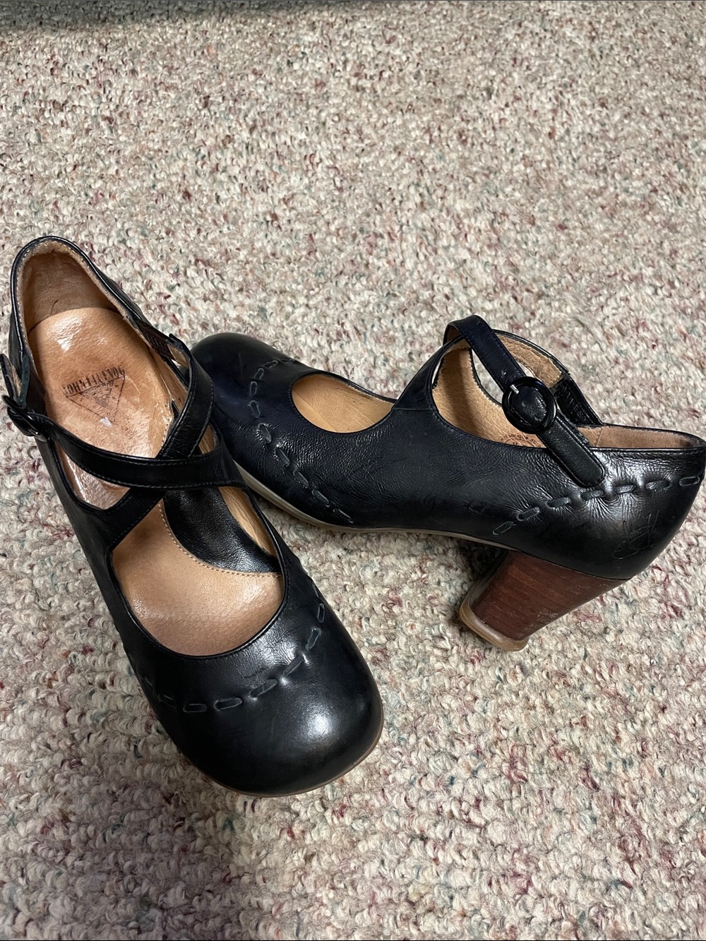 John fluevog criss cross strap Black Leather Mary Jane Block Heel Pumps